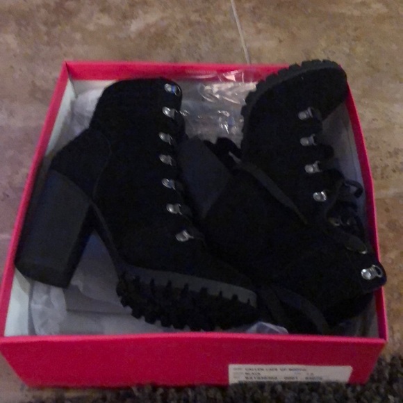 👢 ❌HOLD❌Black Boots (video)🌸💫🌸💫 - Picture 4 of 13